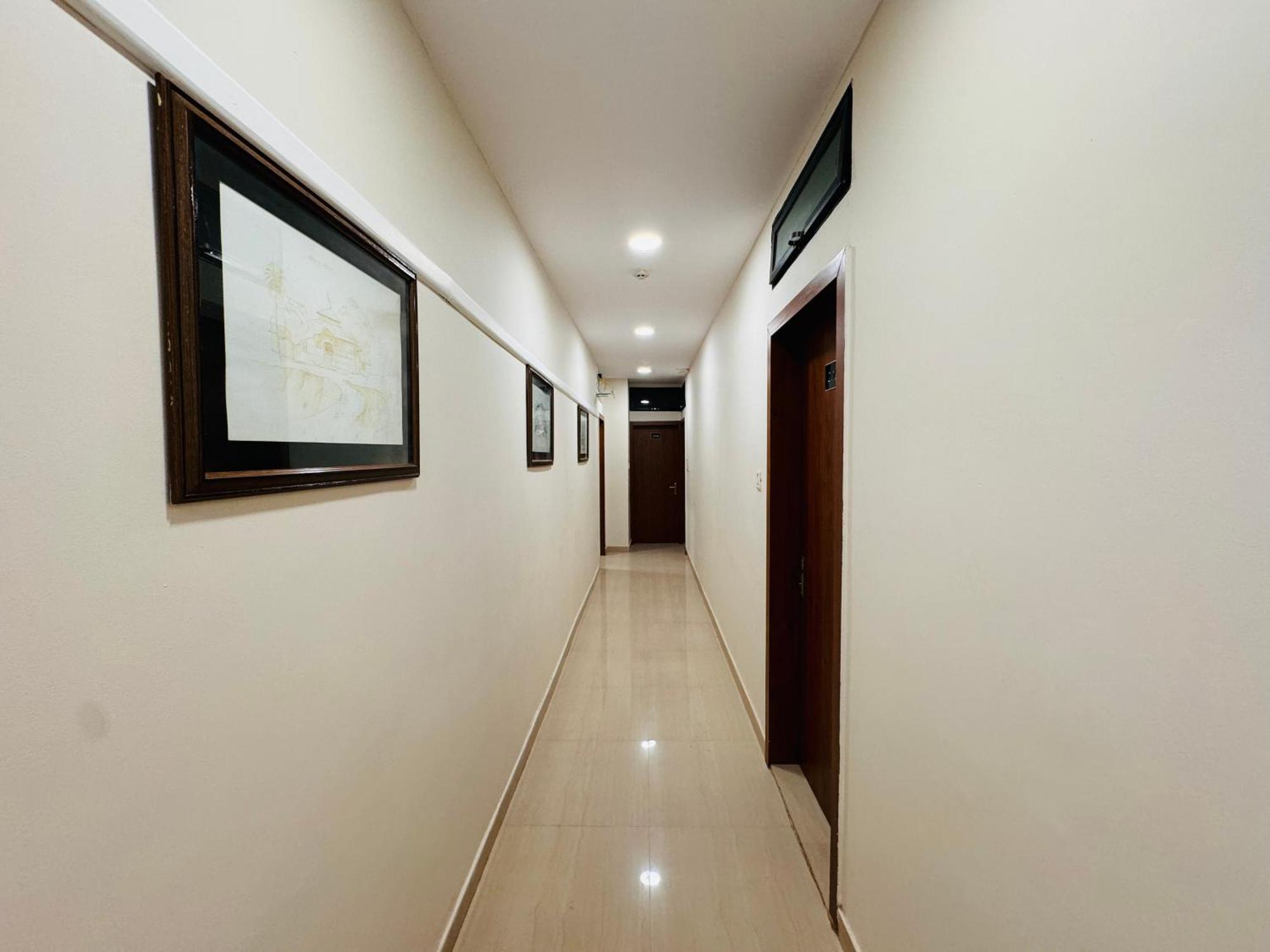 Hotel Suryodaya Ujjain Eksteriør bilde