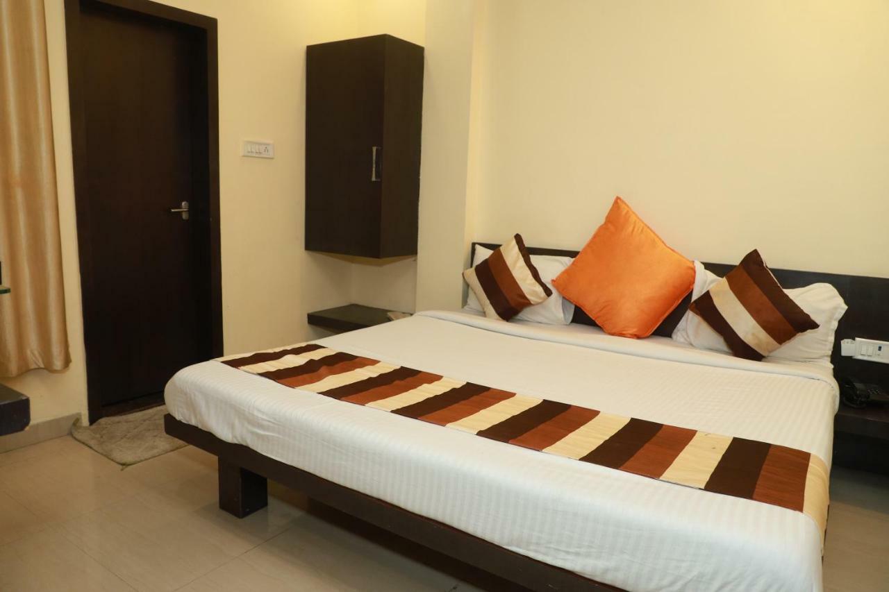 Hotel Suryodaya Ujjain Eksteriør bilde